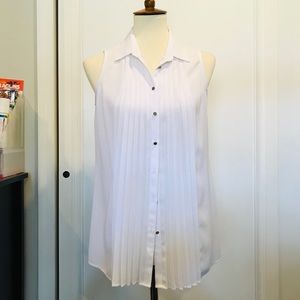 Banana Republic // Pleat Front Sleeveless Blouse